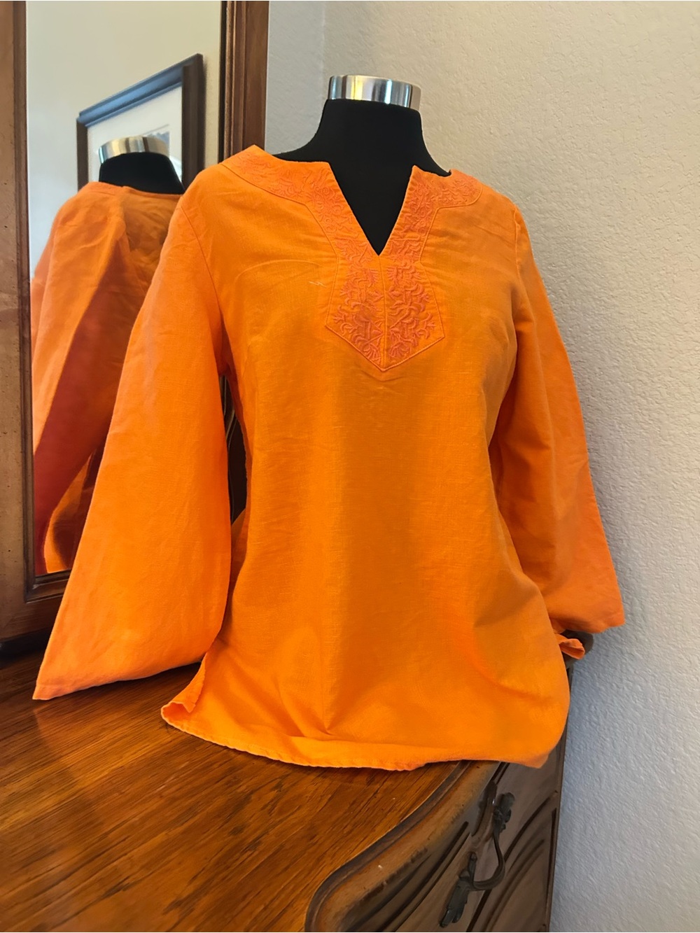 Richard Malcolm Orange Linen Embroidered Tunic. Size L. NWTGS.